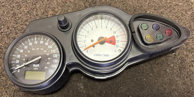 1999-2002 Suzuki Sv650sx Mph Clocks Speedometers Nos 34119-20f21-000
