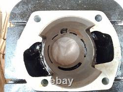 Genuine Nos Suzuki Gp125 Cylinder Barrel Block Jug