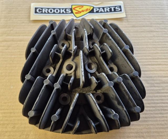 Nos 11111-16500 Tm400 / Ts400 Genuine Suzuki Cylinder Head With Some Marks