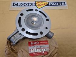 NOS 11111-27C10 RM125 L 1990 Genuine Suzuki Cylinder Head NOS 11111-27C10 RM125 L 1990 Genuine Suzuki Cylinder Head
