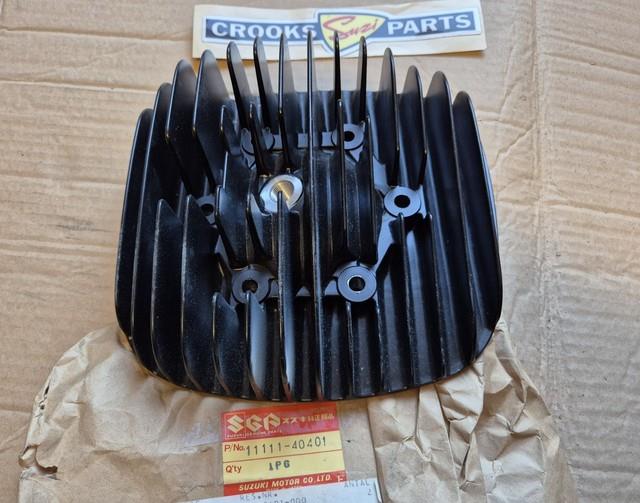 Nos 11111-40401 1979 / 1980 Rm400 N / T Genuine Suzuki Cylinder Head, Obsolete