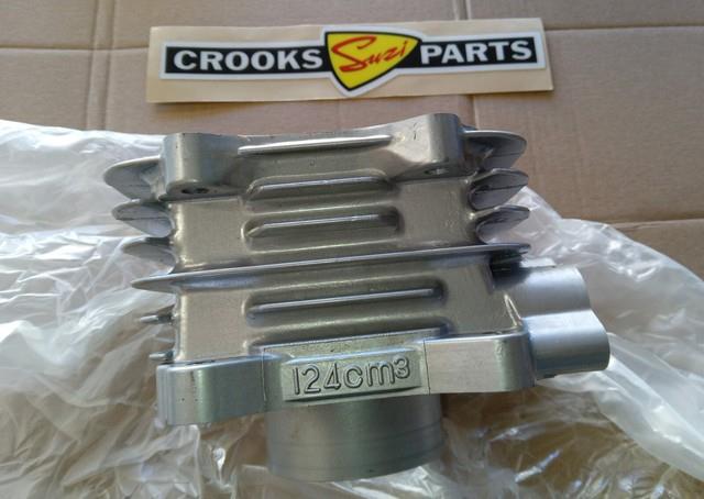 Nos 11210-05201 Gs125 1982 / Gn125 1982 To 1996 Genuine Suzuki Cylinder