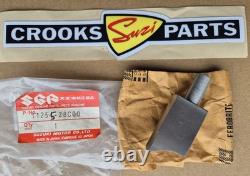 NOS 11255-28C00 1989 RM250 K Genuine Suzuki Left Hand Exhaust Valve NOS 11255-28C00 1989 RM250 K Genuine Suzuki Left Hand Exhaust Valve