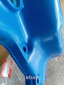 NOS 11341-00B20 RM250 H 1987 Genuine Suzuki Clutch Cover with small marks NOS 11341-00B20 RM250 H 1987 Genuine Suzuki Clutch Cover with small marks