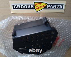 NOS 11361-17C02 GSX-R750 1988 to 1991 Genuine Suzuki Engine Sprocket Cover NOS 11361-17C02 GSX-R750 1988 to 1991 Genuine Suzuki Engine Sprocket Cover