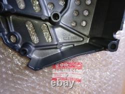 NOS 11361-17C02 GSX-R750 1988 to 1991 Genuine Suzuki Engine Sprocket Cover NOS 11361-17C02 GSX-R750 1988 to 1991 Genuine Suzuki Engine Sprocket Cover