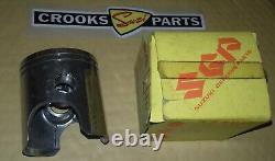 NOS 12110-31001 GT750 1974 / 1975 Genuine Suzuki Right Hand Std. Piston