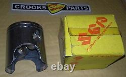 NOS 12110-31001 GT750 1974 / 1975 Genuine Suzuki Right Hand Std. Piston