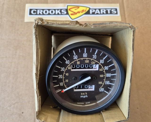 Nos 34110-33231 Gsx400f 1981 To 1983 Genuine Suzuki Speedometer Assy. / Speedo