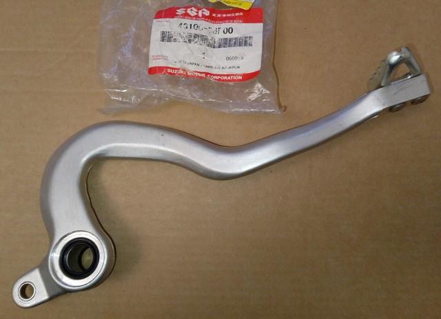 Nos 43100-36f00 Rm125 2001 / 2002 Genuine Suzuki Ally Rear Brake Pedal