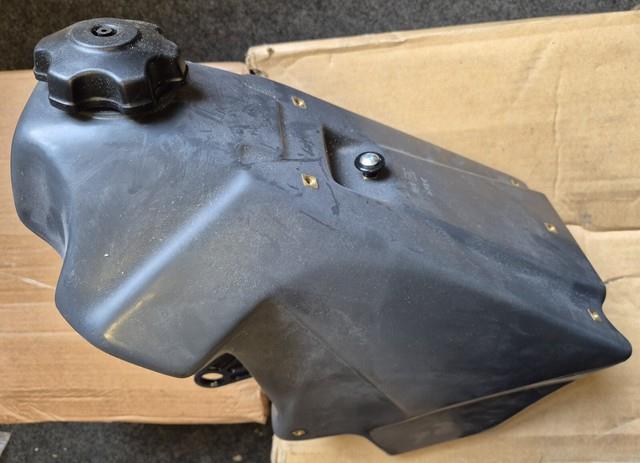 Nos 44100-43860-1td Rm250 1993 To 1995 Genuine Suzuki Grey Fuel Tank