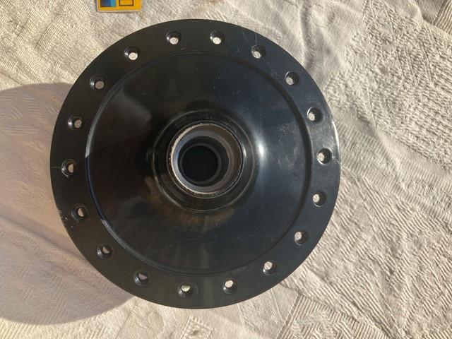 Nos 54110-40201-000 Suzuki Rm 100/125 (1979/80) Genuine Suzuki Front Wheel Hub