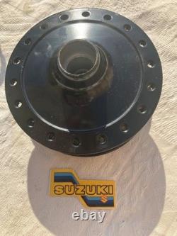 NOS 54110-40201-000 Suzuki RM 100/125 (1979/80) Genuine Suzuki front Wheel Hub