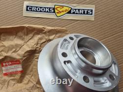 NOS 64611-40C00 GSX-R1100 / GSX-R750 Genuine Suzuki Rear Wheel Sprocket Carrier NOS 64611-40C00 GSX-R1100 / GSX-R750 Genuine Suzuki Rear Wheel Sprocket Carrier