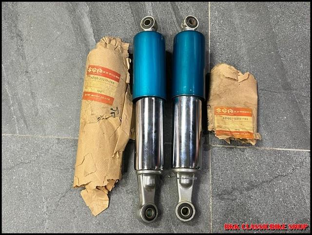 Nos Suzuki A100 Rear Shock Absorber Blue Genuine / A Pair P/n 62100-23210-195