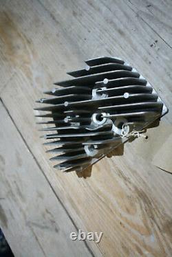 Nos 1969 1972 Suzuki T350 350 Rebel R/h Cylinder Head 11111-18600