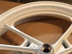 Nos. 86-88 RG125 GAMMA New SUZUKI MT1.85x16 White Front Wheel 54111-36A02-28W