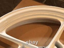 Nos. 86-88 RG125 GAMMA New SUZUKI MT1.85x16 White Front Wheel 54111-36A02-28W