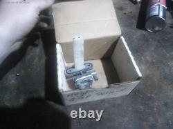 Nos Suzuki Gsxr750 Gsxr1100 Slabside Fuel Tap Petcock 44300-28a02 Nos Suzuki Gsxr750 Gsxr1100 Slabside Fuel Tap Petcock 44300-28a02