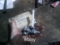 Nos Suzuki Gsxr750 Gsxr1100 Slabside Fuel Tap Petcock 44300-28a02 Nos Suzuki Gsxr750 Gsxr1100 Slabside Fuel Tap Petcock 44300-28a02