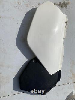 Nos Yamaha Dt125 Dt125r R/h Side Panel Cover MX 3bn-21721-40-98 White