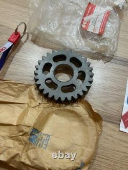 SUZUKI RG500 NOS 2nd GEAR DRIVEN NEW IN BAG WithTAG 24320-20A00 OBSOLETE NT28
