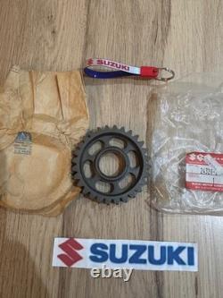 SUZUKI RG500 NOS 2nd GEAR DRIVEN NEW IN BAG WithTAG 24320-20A00 OBSOLETE NT28