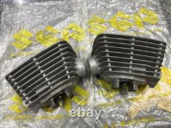 Suzuki 250 1969 T250 HUSTLER L/R Cylinder NOS Genuine 11210-18100&11220-18100