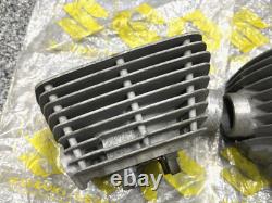 Suzuki 250 1969 T250 HUSTLER L/R Cylinder NOS Genuine 11210-18100&11220-18100