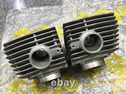 Suzuki 250 1969 T250 HUSTLER L/R Cylinder NOS Genuine 11210-18100&11220-18100