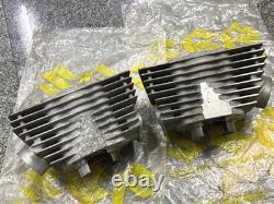 Suzuki 250 1969 T250 HUSTLER L/R Cylinder NOS Genuine 11210-18100&11220-18100