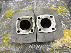 Suzuki 250 1969 T250 HUSTLER L/R Cylinder NOS Genuine 11210-18100&11220-18100