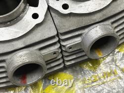 Suzuki 250 1969 T250 HUSTLER L/R Cylinder NOS Genuine 11210-18100&11220-18100