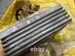 Suzuki 73-77 GT185 GT185K/L/M/A/B Cylinder Head NOS Genuine Japan 11111-36100