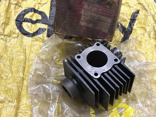 Suzuki 90 T90 T-90 Wolf Lh Left Cylinder Nos Genuine Japan P/n 11220-20001