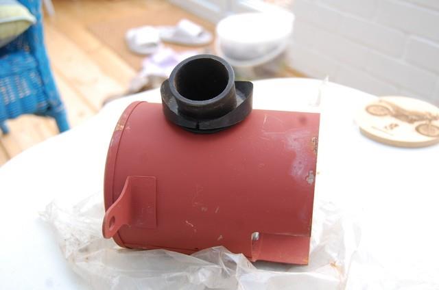 Suzuki A100 Air Filter Box With Element And Intake Hose Nos