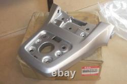 Suzuki An250 An400 Burgman Nos Centre Pillion Rider Handle # 46211-14fa0-yd8 Suzuki An250 An400 Burgman Nos Centre Pillion Rider Handle # 46211-14fa0-yd8