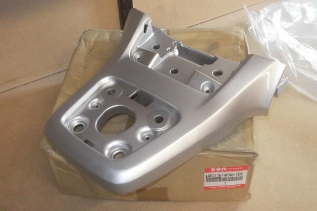 Suzuki An250 An400 Burgman Nos Centre Pillion Rider Handle # 46211-14fa0-yd8