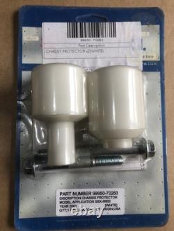 Suzuki GSXR600 K1 2001 NOS OEM Crash Bung Protector Kit, White 99950-70263