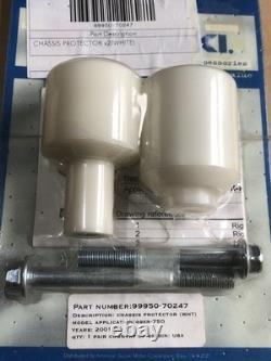 Suzuki GSXR750 K1-K2 2001-02 NOS OEM Crash Bung Protector Kit, White 99950-70247