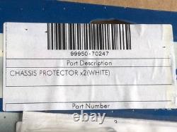 Suzuki GSXR750 K1-K2 2001-02 NOS OEM Crash Bung Protector Kit, White 99950-70247