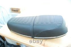 Suzuki GT250 SEAT REFURBISHED, LIKE NOS