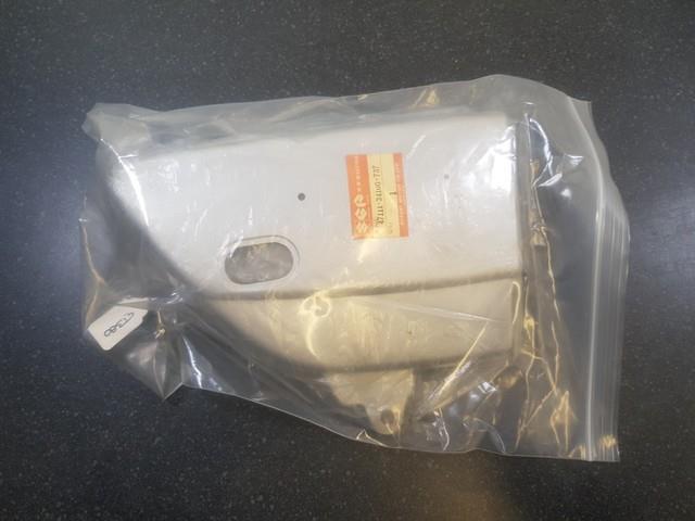 Suzuki Gt380 Genuine Nos R/h Side Panel 47111-34100-737