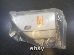 Suzuki GT380 genuine NOS R/H side panel 47111-34100-737