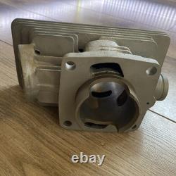 Suzuki GT550 J/K NOS Centre Cylinder