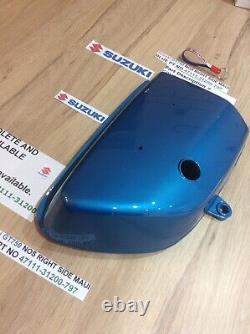 Suzuki GT750 NOS RIGHT SIDE PANEL MAUI BLUE PT NO 47111-31200-797 WITH PARTS TAG