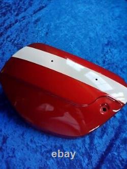 Suzuki Genuine T250J LH Side Panel 47210-18620-616 Candy Red /White NOS Mint