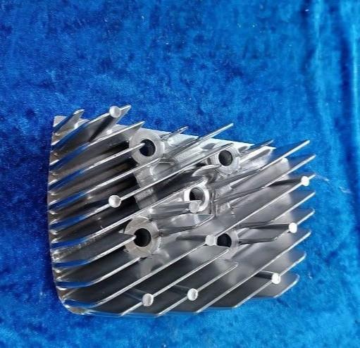 Suzuki Genuine T250 Tt250 Cylinder Head L/h Part No. 11121-18610 Mint Nos