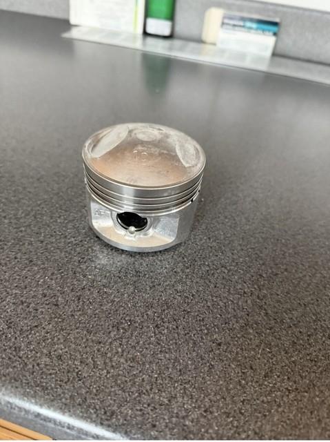 Suzuki Gs1000 Nos Piston 2nd Oversize Gs1000, Gs500 12111-49000-100