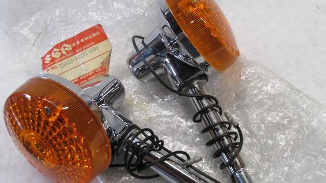 Suzuki Gs400 Gs425 Gs550 Gn400 Ts250 Ts185 Nos Rear Turn Signal Set 1977-1980